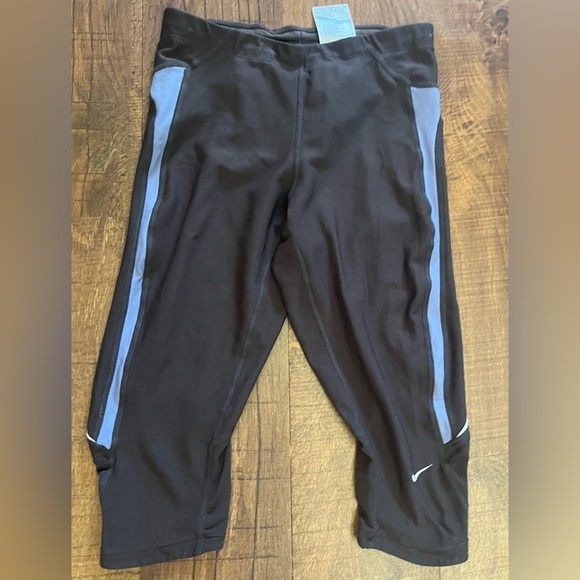 Nike fit dry Womens crop pants/bike shorts 2 pairs Sz small 4/6 FitDry - Picture 5 of 11